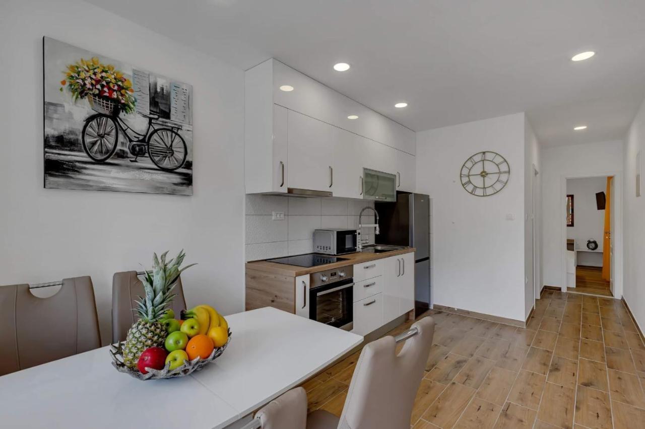 Apartman Meri ماكارسكا المظهر الخارجي الصورة
